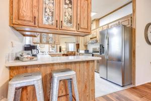 Kuchyň nebo kuchyňský kout v ubytování Relax, Swim and Explore Home in Wimberley!