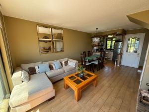 Posezení v ubytování Departamento en la puntilla villarrica