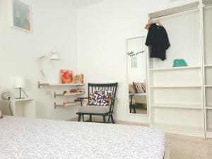 Posteľ alebo postele v izbe v ubytovaní Sunny Malaga Centre Flats, 2 Options, with Balcony or Terrace