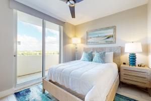 Katil atau katil-katil dalam bilik di The Beach Club 401C +44 gambar