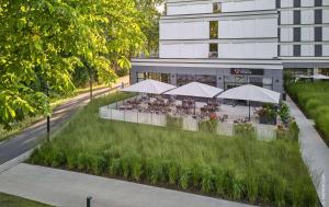 Ein Garten an der Unterkunft Dorint Parkhotel Frankfurt / Bad Vilbel