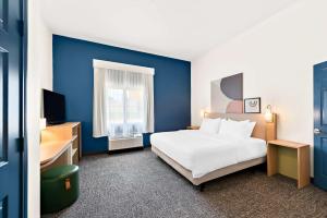 Postel nebo postele na pokoji v ubytování Spark By Hilton Longview