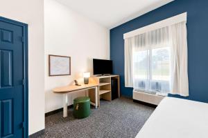Postel nebo postele na pokoji v ubytování Spark By Hilton Longview