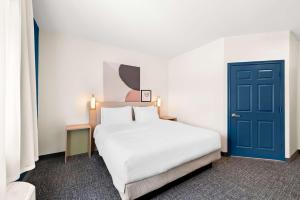 Postel nebo postele na pokoji v ubytování Spark By Hilton Longview