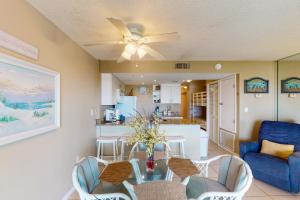 Χώρος καθιστικού στο Plantation Palms #6205