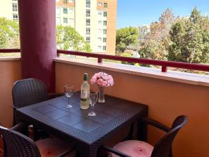 A balcony or terrace at Costa Del Sol Seaside Studio - 5 Mins From Beach