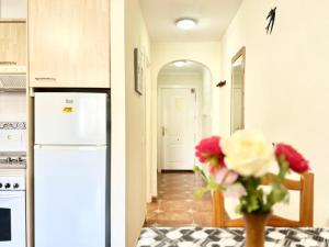 A kitchen or kitchenette at Costa Del Sol Seaside Studio - 5 Mins From Beach