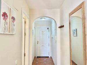 Kép Costa Del Sol Seaside Studio - 5 Mins From Beach szállásáról Fuengirolában a galériában