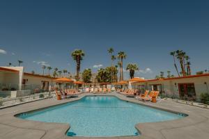 Bazén v ubytování Mojave Resort - Adults Only nebo v jeho okolí