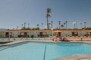 Bazén v ubytování Mojave Resort - Adults Only nebo v jeho okolí