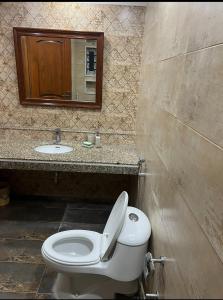 Φωτογραφία από το άλμπουμ του Doctor's House στη Λαχόρη +11 φωτογραφίες