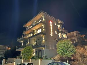 Budova, kde se aparthotel nachází