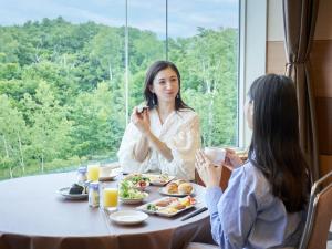 Makanan di atau berdekatan hotel