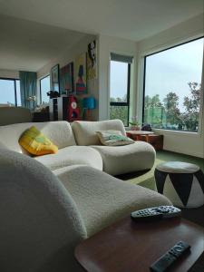 Χώρος καθιστικού στο Kingfisher penthouse