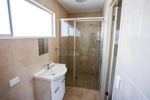 Koupelna v ubytování Tropicana Motel