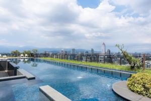 Piscina di High Floor New Bldg 4B2bLDK Ximending, Stunning Views • 高層新樓 4房2衛 西門町 美景 o nelle vicinanze