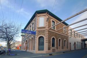 Το κτήριο όπου στεγάζεται  το πανδοχείο