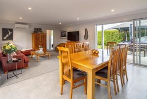 Et tv og/eller underholdning på Wine Country Bach