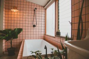 Fotografie z fotogalerie ubytování เผลอสุขใจ Cafe and Bad - Plursukjai v destinaci Ko Larn