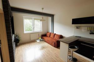 Kuchyňa alebo kuchynka v ubytovaní Moderný apartmán s vlastným parkovaním v blízkosti prírody TOP