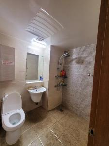 Et bad på Geoje Seaside Luxury Family Villa