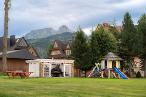 Výhľad na hory alebo výhľad na hory priamo z of the bed and breakfast
