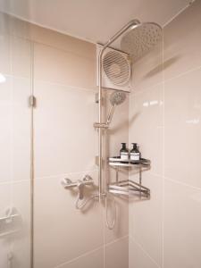 Bilik mandi di home22 Private Residence