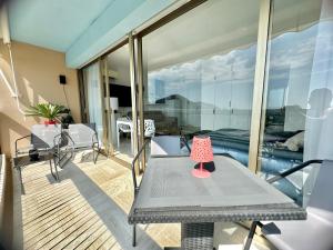 Χώρος καθιστικού στο My Resid Appart Divina Cannes Marina vue mer +3 φωτογραφίες
