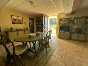 Nhà bếp/bếp nhỏ tại Logement Provence dans domaine oléicole