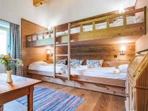 Postel nebo postele na pokoji v ubytování Apartment Orleans 1 by Interhome
