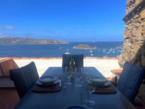 Gallery image of Strepitoso 4 Camere da letto e Terrazza Vista Mare in Capo Coda Cavallo