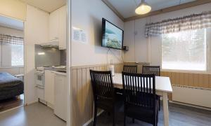 Nhà bếp/bếp nhỏ tại Kokkola Camping Meripuisto