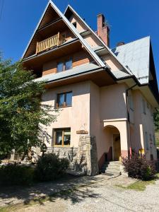 Budynek, w którym mieści się apartament