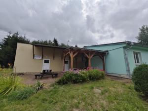 Byggingin sem gistihúsið er í