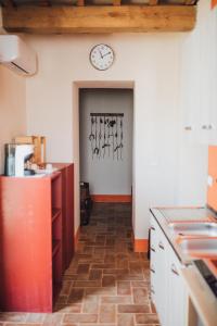 Kuchyň nebo kuchyňský kout v ubytování Podere Biricocolo - Il Cortile