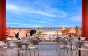 Pickalbatros Laguna Vista Aqua Park - 24 HRS All Inclusive餐厅或其他用餐的地方
