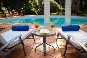 Bazén v ubytování Diamonds Leisure Beach & Golf Resort nebo v jeho okolí