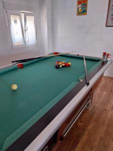Biliár nebo kulečník v ubytování Pensión Isla - Couples Only