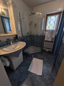 Vannituba majutusasutuses Pension Kirchleitn