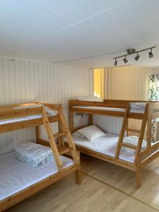 Una cama o camas en una habitación de Oleby Källbacken