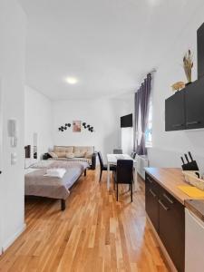 Postel nebo postele na pokoji v ubytování Twin Stay Studio