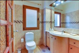 Koupelna v ubytování Villa Maruja + 20 fotografií