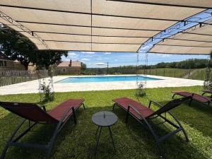 Πισίνα στο ή κοντά στο Mon Petit Domaine