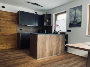 Eldhús eða eldhúskrókur á Ferienwohnung Alpenglück