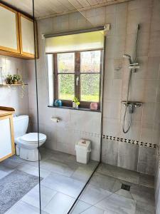 Vue sur les collines tesisinde bir banyo