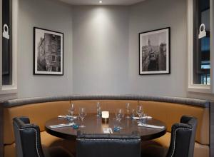 Posezení v ubytování Glasgow Marriott Hotel