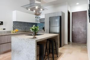 Dapur atau dapur kecil di Casa de lujo Ka'an Maya acceso SwimUp a la piscina