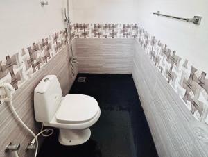 Ένα μπάνιο στο Neem Holiday Bungalow yala