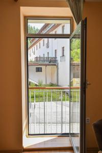 Balkón alebo terasa v ubytovaní Apartmány Ados