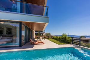 Bazén v ubytování Villa Santa Catarina nebo v jeho okolí